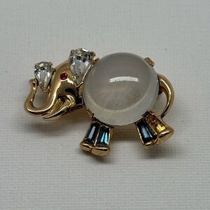 Vintage Trifari Elephant jelly belly Brooch.